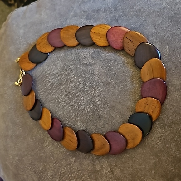 VTG AVON 1989 Subtle Hues Wood Disc Necklace - Picture 2 of 6